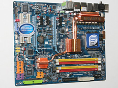 画像ギャラリー No.015のサムネイル画像 / もはや“いらない子”なのか？ Intel，フラグシップチップセット「X48」出荷開始