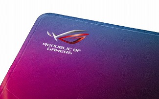 画像ギャラリー No.003のサムネイル画像 / ASUS,縦に長く横に短いユニークな形状の布系マウスパッド「ROG Strix Edge」