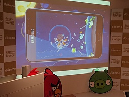 画像ギャラリー No.008のサムネイル画像 / 「Angry Birds Space」が本日リリース。「スペースインベーダー」とのコラボ企画も発表された記念イベントをレポート 