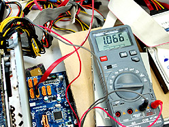 画像ギャラリー No.010のサムネイル画像 / 多フェーズ電源は次世代グラフィックスカードのトレンドになるか? MSIのLightningシリーズ第2弾,「N275GTX Lightning」のポイントはここだ