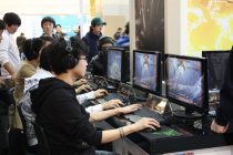 画像ギャラリー No.015のサムネイル画像 / ［G-Star 2010］“シューティングゲーム版Diablo”を思わせる「メタルブラック：オルタナティブ」。NCsoftブースで協力プレイをじっくり遊んでみた