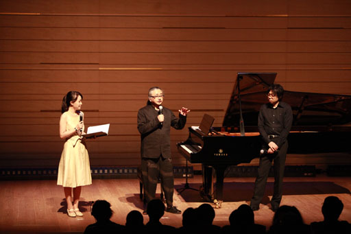 画像ギャラリー No.006のサムネイル画像 / 植松伸夫氏の懐かしの名曲を,中山博之氏がピアノ演奏。FFシリーズ生誕25周年記念ピアノコンサート「PIANO OPERA music from FINAL FANTASY」の模様をレポート