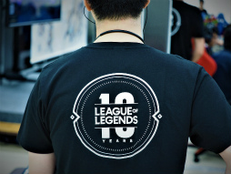 画像ギャラリー No.002のサムネイル画像 / 「リーグ・オブ・レジェンド」10周年感謝祭レポート。Riot Gamesが手がける格闘ゲームやデジタルカードゲーム，アニメシリーズなど新情報が続々
