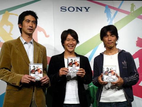 画像ギャラリー No.009のサムネイル画像 / 元Jリーガーが監督として参戦。EA，「FIFA 09 ワールドクラスサッカー」の10人対10人対戦イベントを開催