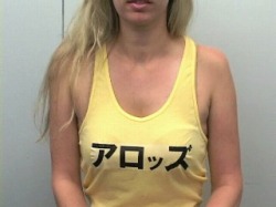 画像ギャラリー No.002のサムネイル画像 / 「ALLODS ONLINE」，謎のロシア美人が時事ネタを語る実写PVが公開に。公式サイトにはちょっと変わったSSも登場