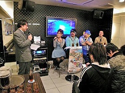 画像ギャラリー No.012のサムネイル画像 / ビッグエコーが「ダン←ダム」にジャックされた!?　タイアップキャンペーン「歌って、流して、特典GET！ トイレへ急げ！ 放水キャンペーン」がスタート！