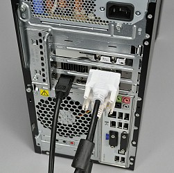 画像ギャラリー No.009のサムネイル画像 / 【PR】HP Pavilion Desktop PC HPE-360jp/CT＆トリプルディスプレイが実現する圧倒的な臨場感を，アイドリング!!!の大川 藍さんが絶叫しながら体験