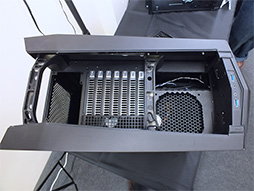 画像ギャラリー No.002のサムネイル画像 / SilverStone，ゲーマー向けPCケース「Raven RV05」を秋葉原で世界初公開。Mini-ITX仕様の「Raven Z RVZ01」も披露