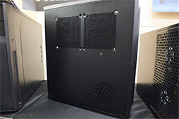 画像ギャラリー No.013のサムネイル画像 / SilverStone，ゲーマー向けPCケース「Raven RV05」を秋葉原で世界初公開。Mini-ITX仕様の「Raven Z RVZ01」も披露