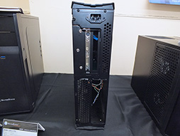 画像ギャラリー No.016のサムネイル画像 / SilverStone，ゲーマー向けPCケース「Raven RV05」を秋葉原で世界初公開。Mini-ITX仕様の「Raven Z RVZ01」も披露