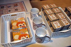 画像ギャラリー No.022のサムネイル画像 / スマートフォン版の構想も？　グッズの販売やユーザー製作物の展示も行われている「Livly Island Dr.ミュラー研究所 研究発表会2013」レポート