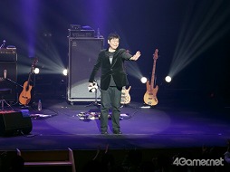 画像ギャラリー No.031のサムネイル画像 / 全編これイトケン節! バトル曲から「下水道」までがバンド演奏。「サガ」シリーズ新作についての言及もあった,「One Night Re:Birth Again」の詳細をレポート