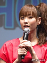 画像ギャラリー No.024のサムネイル画像 / 藤本美貴さんも登場! 明日発売の「ブルードラゴン 異界の巨獣」完成披露発表会で,鵜之澤社長はひたすら冷や汗