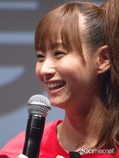画像ギャラリー No.030のサムネイル画像 / 藤本美貴さんも登場! 明日発売の「ブルードラゴン 異界の巨獣」完成披露発表会で,鵜之澤社長はひたすら冷や汗