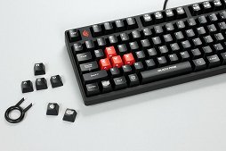 画像ギャラリー No.008のサムネイル画像 / 「Quick Fire Rapid」シリーズ3製品を試す。いずれも完成度の高いメカニカルキーボードだが,ポイントは赤軸搭載モデルの存在か