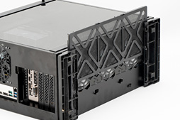 画像ギャラリー No.019のサムネイル画像 / ASUSの「TUF GAMING」とコラボしたアークのゲームPC,その見どころは? CROYDON「CY-IC6Z37A-IWTF」をテスト