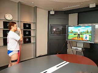 画像ギャラリー No.014のサムネイル画像 / この夏,“メリハリボディ”を手に入れられるか? EA SPORTSブランドのWii用新作スポーツゲームを2本まとめて体験