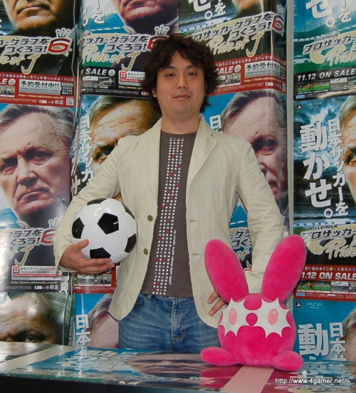 画像ギャラリー No.011のサムネイル画像 / 「J.LEAGUE プロサッカークラブをつくろう！ 6 Pride of J」発売記念抽選会で行われた，プロデューサー山田理一郎氏のミニインタビューを掲載