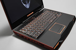 画像ギャラリー No.005のサムネイル画像 / 【PR】ゲーム性能とサイズの絶妙なバランス。「ALIENWARE M14x」は,ちょうどいい14インチノートPCだった