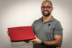 画像ギャラリー No.003のサムネイル画像 / 第1世代「ALIENWARE m15」レビュー。ブランド初の薄型軽量モデルは一点を除いて完成度の高いゲーマー向けノートPCだ