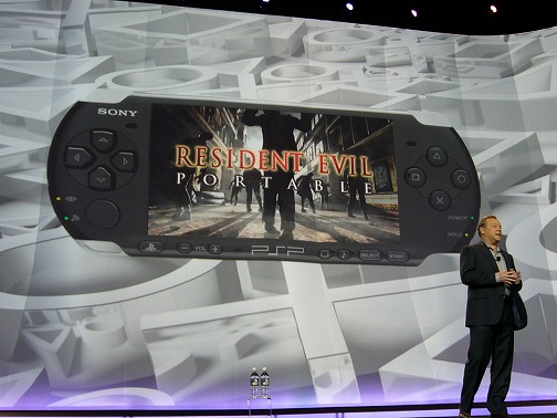 画像ギャラリー No.011のサムネイル画像 / ［E3 09］【速報】SCEプレスカンファレンスで新型PSP「PSP go」が公開。スライド式の薄型端末に