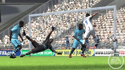 画像ギャラリー No.005のサムネイル画像 / 永遠のサッカー小僧,男色ディーノが「FIFA 10 ワールドクラス サッカー」をプレイ!