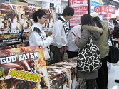 画像ギャラリー No.008のサムネイル画像 / 体験版が150万以上ダウンロードされた期待作,ついに「GOD EATER」が本日発売! 未知のアラガミのシルエット画像も公開。秋葉原では発売記念イベントも