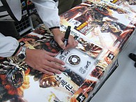 画像ギャラリー No.009のサムネイル画像 / 体験版が150万以上ダウンロードされた期待作,ついに「GOD EATER」が本日発売! 未知のアラガミのシルエット画像も公開。秋葉原では発売記念イベントも