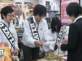 画像ギャラリー No.010のサムネイル画像 / 体験版が150万以上ダウンロードされた期待作,ついに「GOD EATER」が本日発売! 未知のアラガミのシルエット画像も公開。秋葉原では発売記念イベントも