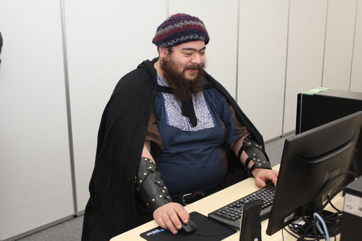画像ギャラリー No.013のサムネイル画像 / 「ArcheAge」の新種族「ドワーフ」は「漢！ヒゲ！ロボ！」が3拍子そろった熱いクラス。リアルドワーフが「ArcheAge」をプレイしながら熱く語る
