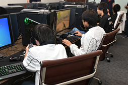 画像ギャラリー No.011のサムネイル画像 / 「XL2735」と「VITAL」誕生の経緯をZOWIEのトップに，使い勝手をプロゲーマーに聞いてみた