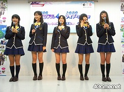 画像ギャラリー No.003のサムネイル画像 / 「ときめきメモリアル4」のオープニングテーマ「手のひらの勇気」を,限定100名の前でときめきアイドリング!!!が披露