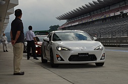 画像ギャラリー No.014のサムネイル画像 / 実車での走行を「GT5」内で再現。トヨタ，デンソー，ポリフォニー・デジタルのコラボから生まれた「CAN-Gateway ECU」発表会レポート