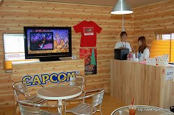 画像ギャラリー No.022のサムネイル画像 / カプコンファンはいざ鎌倉! 限定グッズも販売されている腰越海水浴場の「CAPCOM SEASIDE HOUSE」に行ってきた