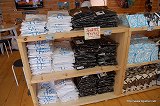 画像ギャラリー No.036のサムネイル画像 / カプコンファンはいざ鎌倉！　限定グッズも販売されている腰越海水浴場の「CAPCOM SEASIDE HOUSE」に行ってきた