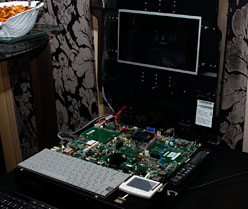 画像ギャラリー No.003のサムネイル画像 / AMD，IDF期間中にFusion APU「Zacate」の動作デモを披露