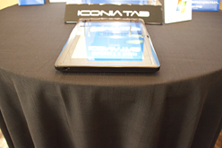 画像ギャラリー No.010のサムネイル画像 / Acer，Fusion APU「C-50」搭載のタブレットPC「ICONIA TAB W500」を発表。タッチパネルのレスポンスは良好