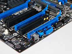 画像ギャラリー No.024のサムネイル画像 / MSI「Big Bang-Trinergy」発売直前検証(前)〜トピック満載のゲーマー向けマザーボード