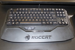 画像ギャラリー No.004のサムネイル画像 / ［CES 2014］ROCCATの新作キーボードは「魔法のクールダウンタイム」をLEDバックライトで確認できる