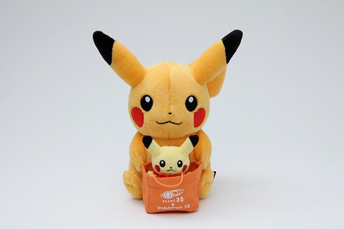 画像ギャラリー No.002のサムネイル画像 / 「ポケットモンスター×ビームス」コラボレーション商品の第1弾,「色違いのピカチュウ」のぬいぐるみが12月より数量限定で販売に
