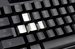 画像ギャラリー No.010のサムネイル画像 / メタルパーツでキートップもヒンヤリ? Tt eSPORTS製ゲーマー向けキーボード用の金属キートップが国内発売決定