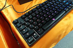 画像ギャラリー No.003のサムネイル画像 / Tt eSPORTS，フルカラーLED搭載のゲーマー向けキーボード「POSEIDON Z RGB」を国内初披露。7月発売で想定売価は1万3000円程度に