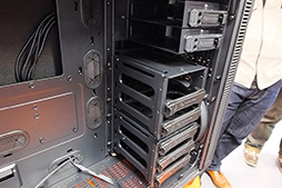 画像ギャラリー No.012のサムネイル画像 / Tt eSPORTS，フルカラーLED搭載のゲーマー向けキーボード「POSEIDON Z RGB」を国内初披露。7月発売で想定売価は1万3000円程度に