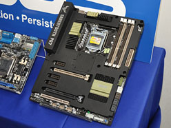画像ギャラリー No.030のサムネイル画像 / ASUS,Sandy Bridgeに対応したP67&H67マザーの情報を公開。次世代R.O.G.モデルの予告も