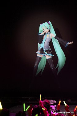 画像ギャラリー No.005のサムネイル画像 / 初音ミク1年振りのソロコンサート。「初音ミク ライブ パーティー 2011 -39's LIVE IN TOKYO」の模様をレポート