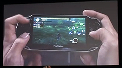 画像ギャラリー No.003のサムネイル画像 / “モンハン持ち”に変化は? 「PlayStation Meeting 2011」で披露されたNGP上で動く「MHP3rd」をムービーでチェック
