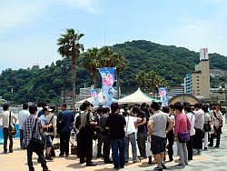 画像ギャラリー No.001のサムネイル画像 / 満点彼氏諸君，熱海で一生の思い出作りをしようじゃないか！「熱海 ラブプラス現象（まつり）キャンペーン」の見どころをレポート