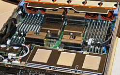 画像ギャラリー No.005のサムネイル画像 / AMD,サーバー向けとなる世界初の12&8コアCPU「Opteron 6100」を発表