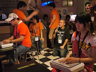 画像ギャラリー No.025のサムネイル画像 / 「スパIV」最強は誰だ。オールナイトの格ゲーイベント「GODSGARDEN #2.5」フォトレポート。そして2011年,舞台は「Evo Japan」へ