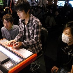 画像ギャラリー No.016のサムネイル画像 / アーケードと3DSで熱戦が繰り広げられた公式大会。西川善司の「スパIV AE XスパIV 3D EDITION 春の陣」イベントレポート(ムービー有)